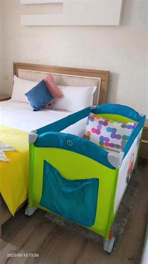 Appartement Pour Familles En Residence Avec Piscine Et Wifi Marrakesh 0*,  Morocco